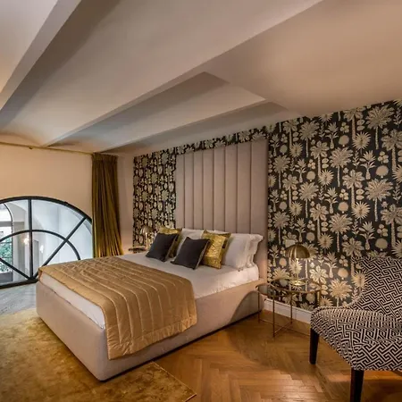 Duomo Penthouse Luxury In By Palazzo Pazzi Vitali アパート フィレンツェ