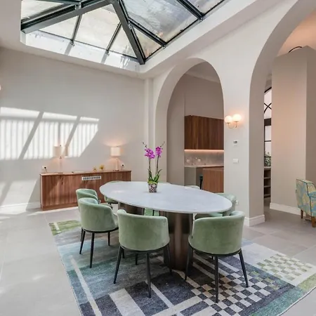 Duomo Penthouse Luxury In By Palazzo Pazzi Vitali * フィレンツェ